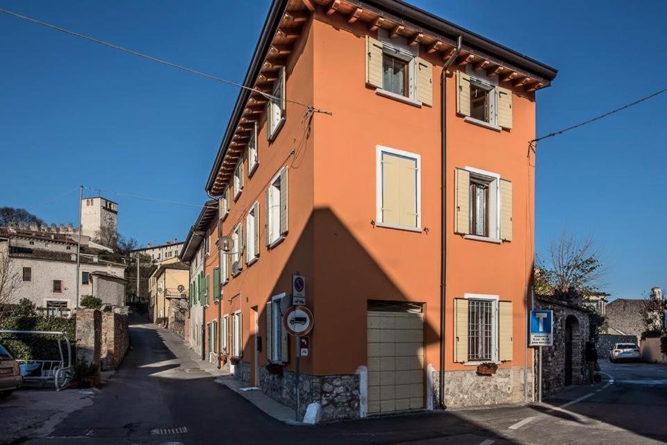 B&B Al Vicolo Di Mezzo モンツァンバーノ エクステリア 写真